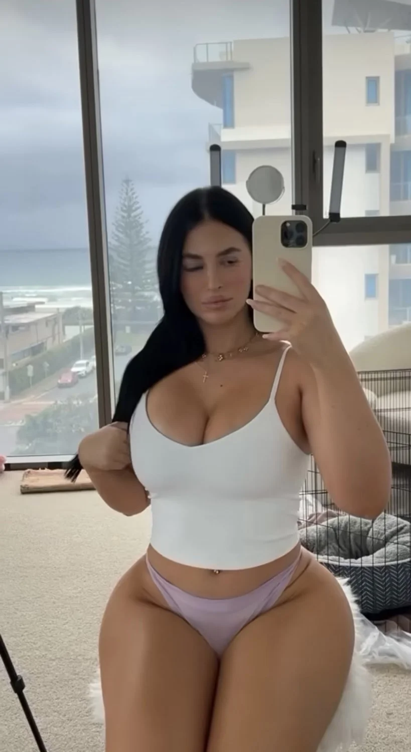 Miami FL Izzy image 5