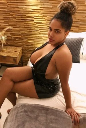 MissKixxy image 2