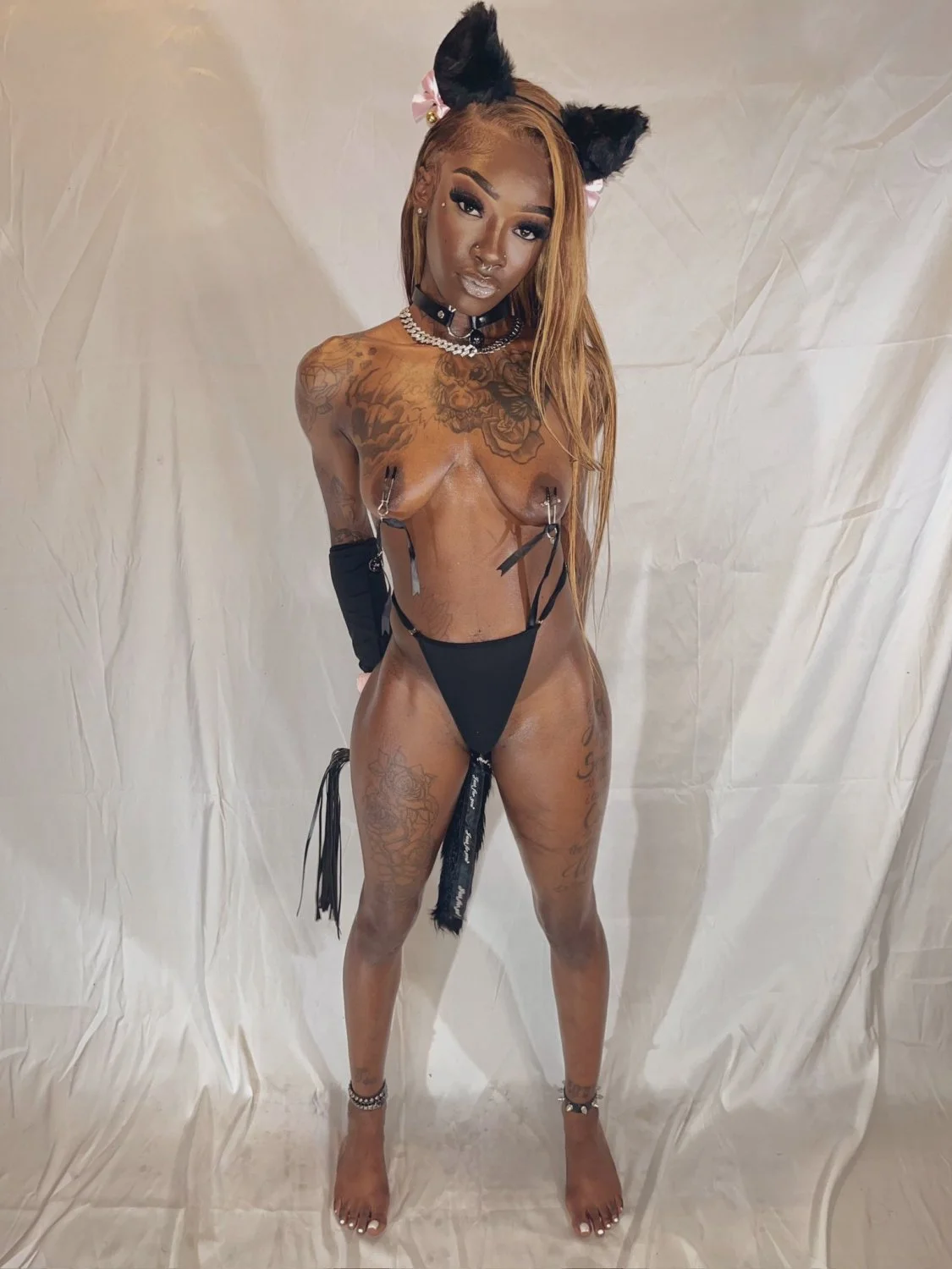 Tattooed petite ebony freak image 13