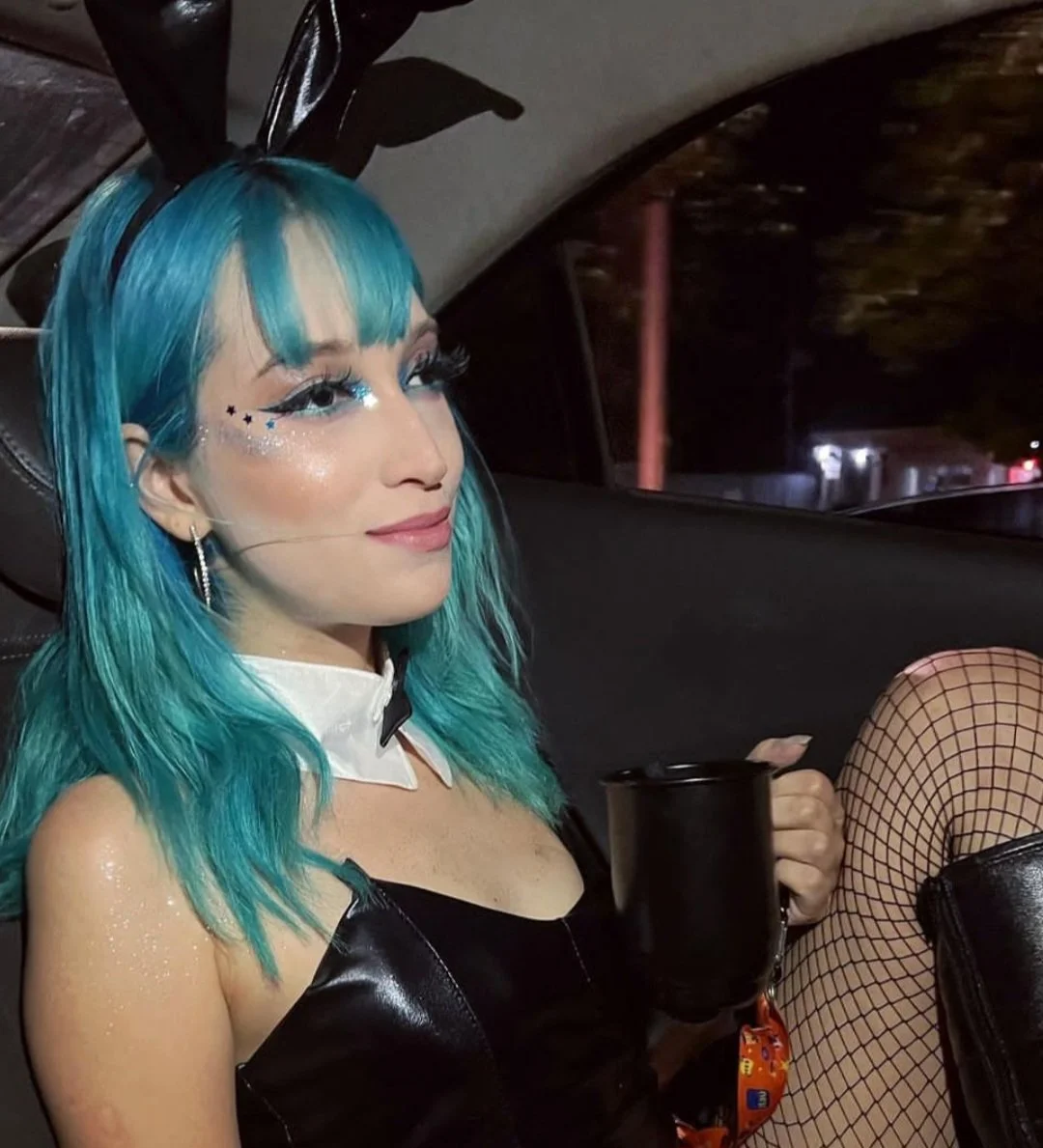 Goth girl pussy main image