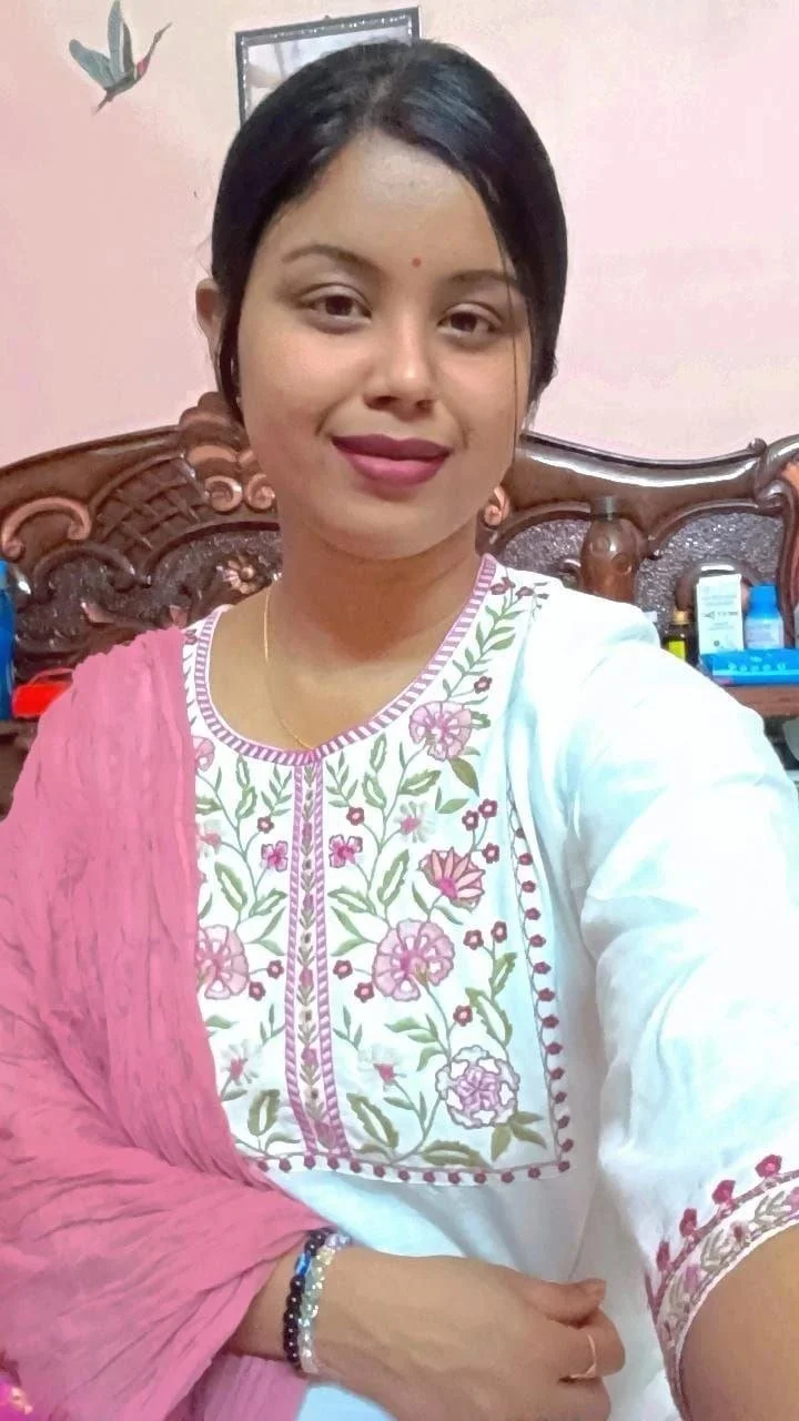 493 - Cute Desi girl image 10