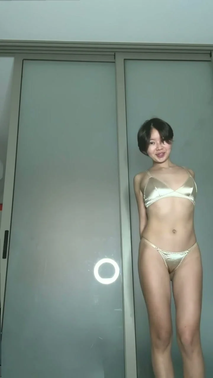 🔞 petite body naked nude squirting wet orgasm 💦🫦 Check OF image 3
