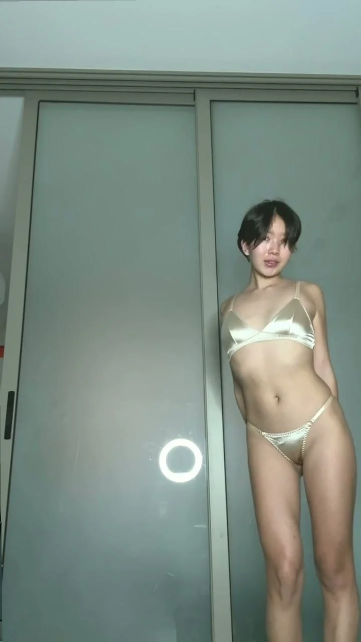 🔞 petite body naked nude squirting wet orgasm 💦🫦 Check OF image 5