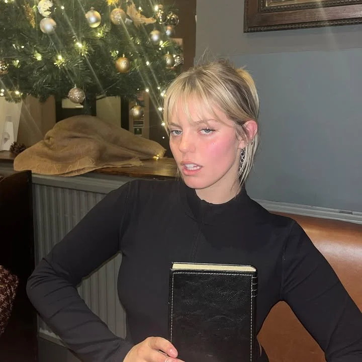 Renee rapp Turns me crazy hot as fuck image 38