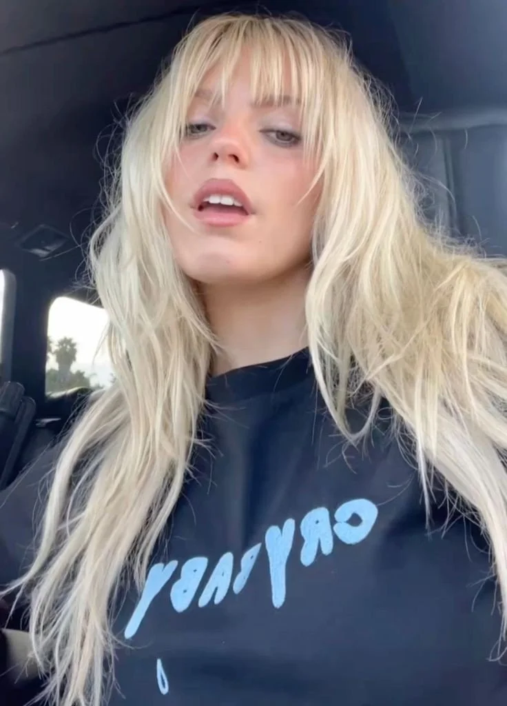 Renee rapp Turns me crazy hot as fuck image 6