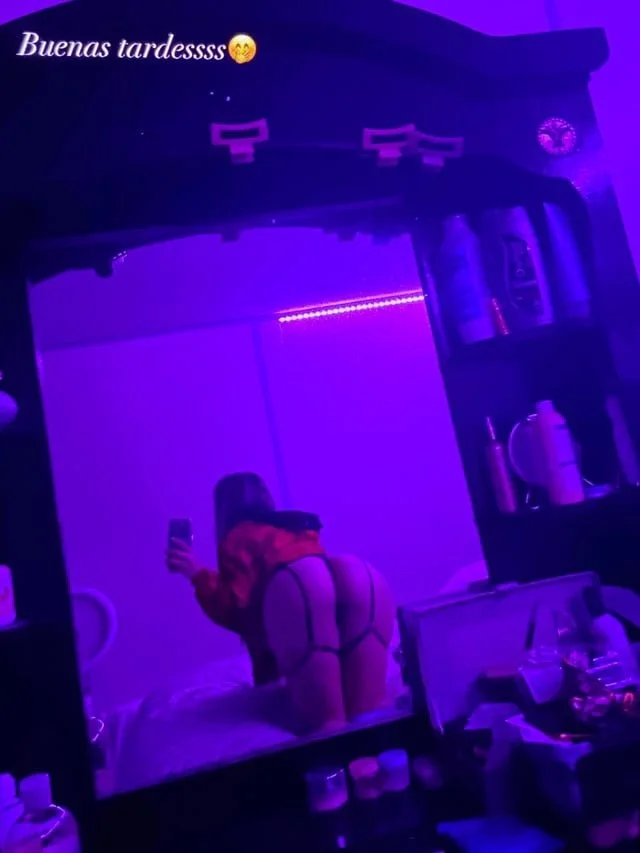 Sexy Latina p7 image 5