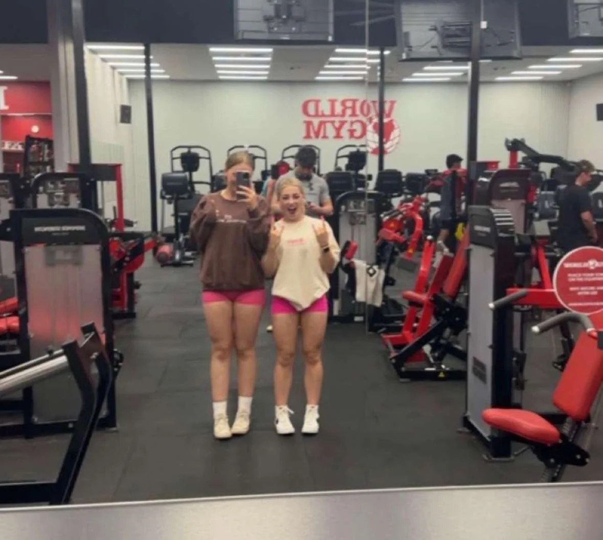Ella 18 image 5