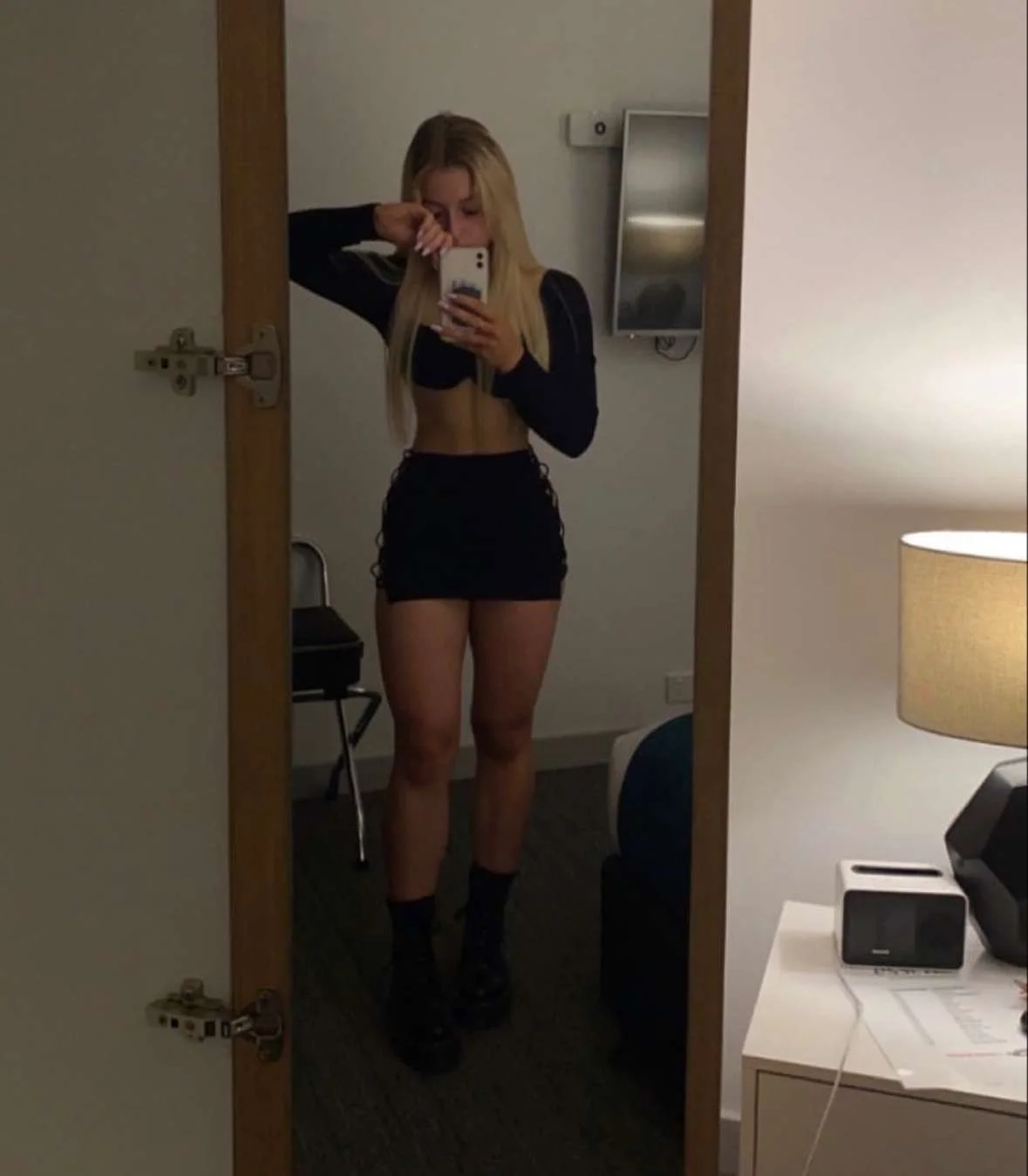 Ella 18 image 6