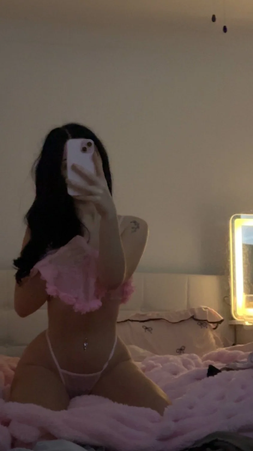 Just a shy teen girl <3 image 2