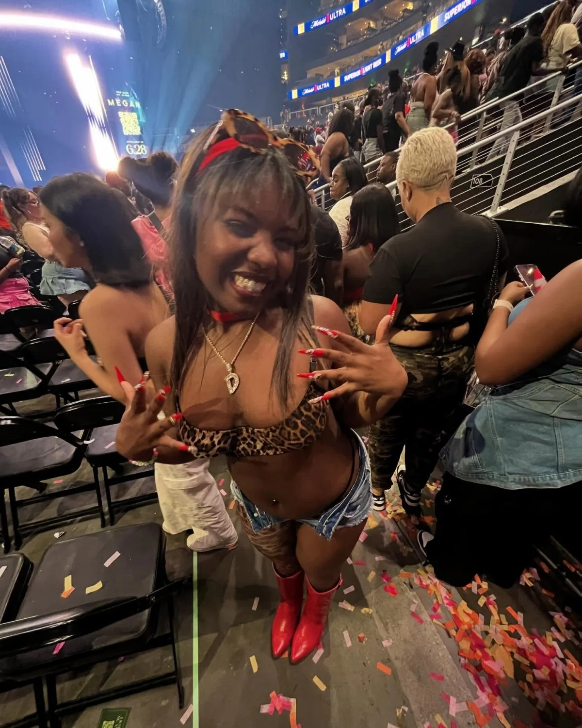 Fat ass busty hot black slut image 12