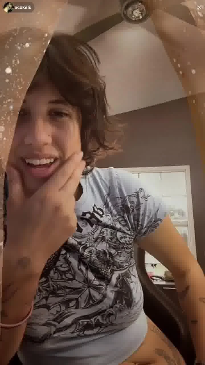 tiktok live tomboyish jiggling image 3