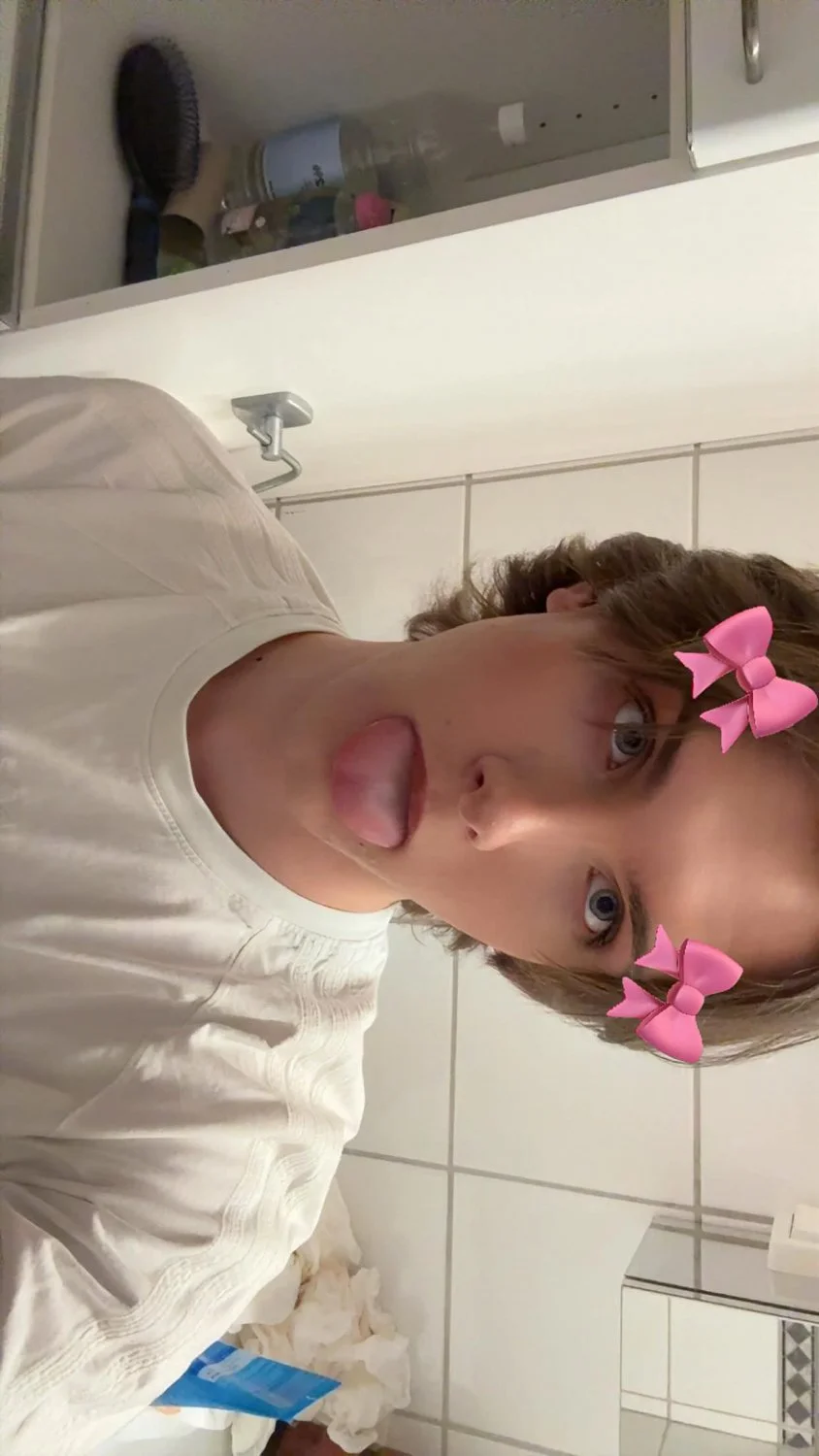 Slut Luka bnwo lover plapping his looser clit image 2