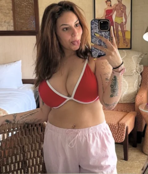 Larry's hangers 😩😩😩 image 4