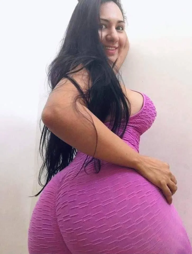 Cornudo entrega a la puta culona y tetona de su mujer, tremenda perra para darle semen. image 4