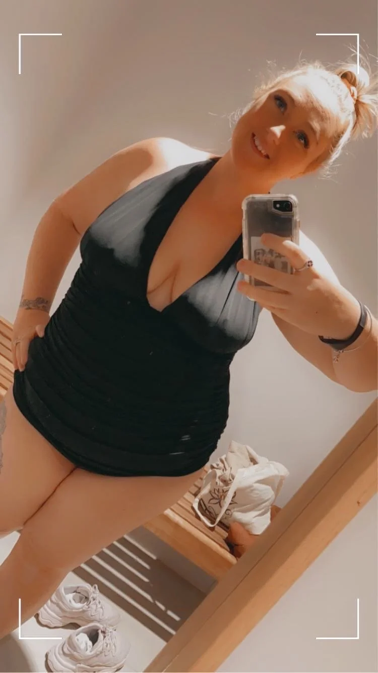 Few girls I wanna fuck image 20