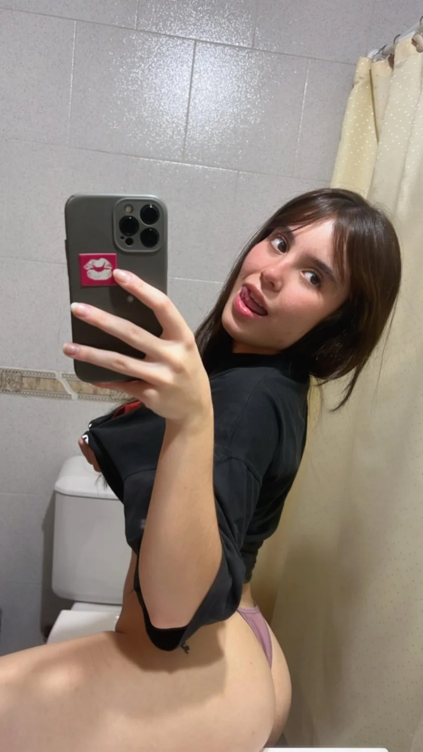 Plastic whores selfies from work bathroom. Nice bolt on tits tho🤤🤤 image 3