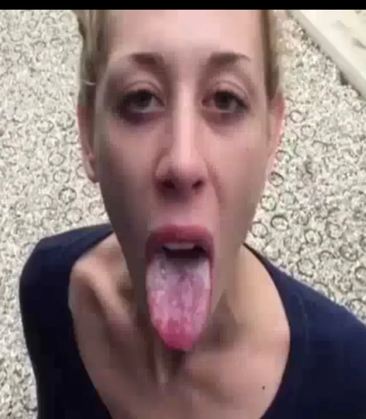 Crackhead swallows nut for a price💦👀 main image