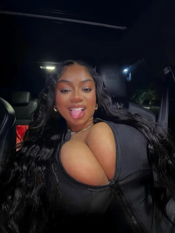 huge ebony tits image 3