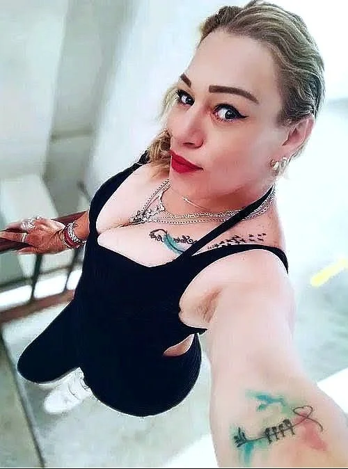Poli mylf mexicana...sabrosa putita image 3