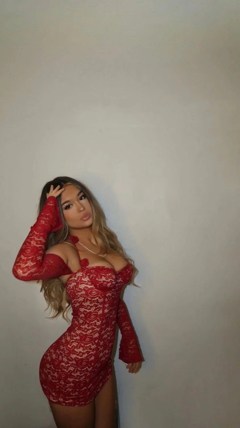 Stunning British Chav 🍑🍑 image 15