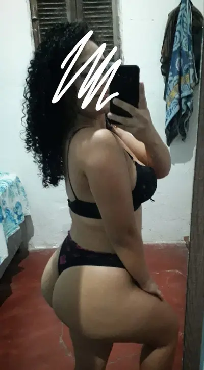 Crente baixinha cacheada morena rabuda cover image