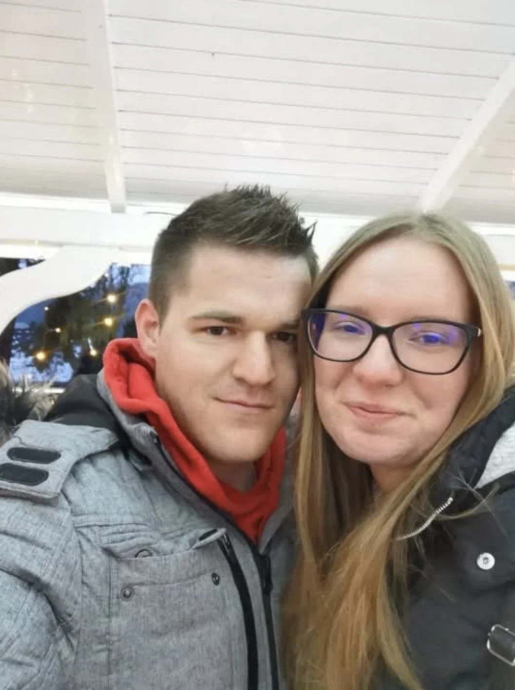 Sexy viral couple main image