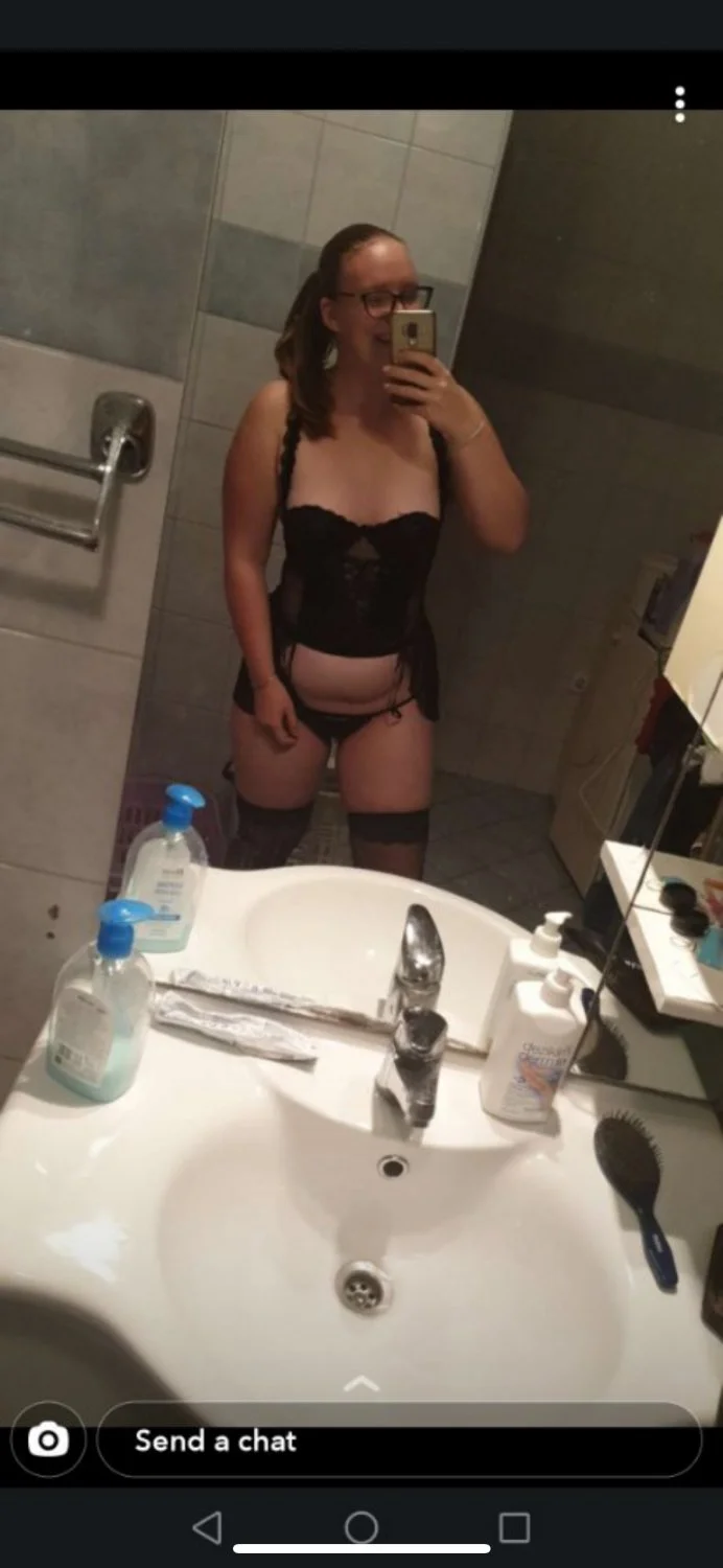 Sexy viral couple image 32