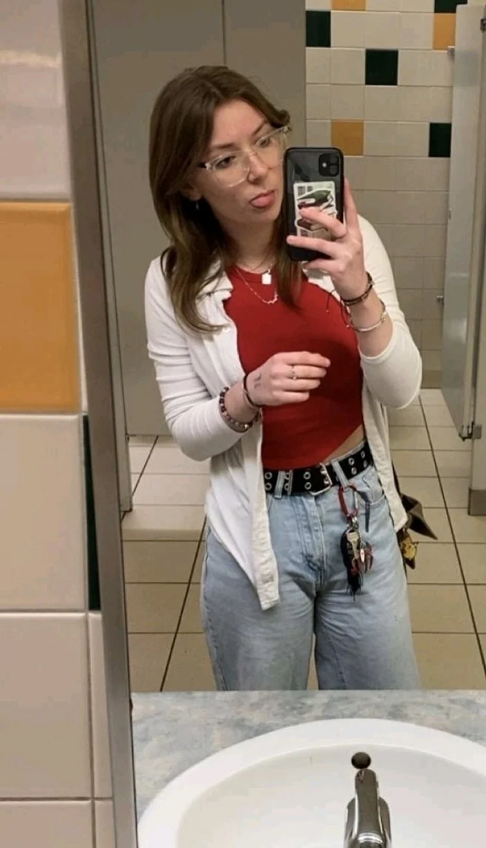 Juliana 18 image 15