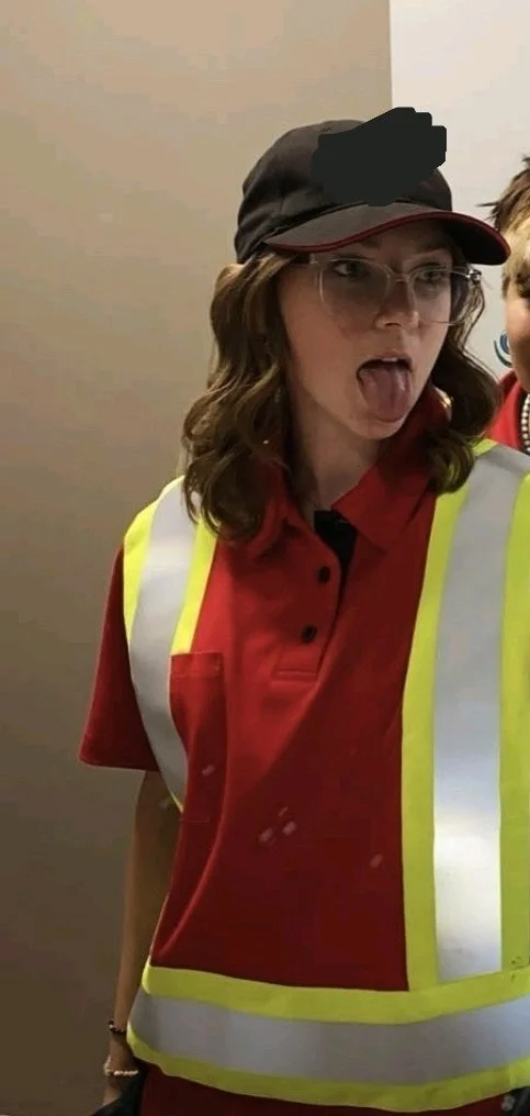 Juliana 18 image 4