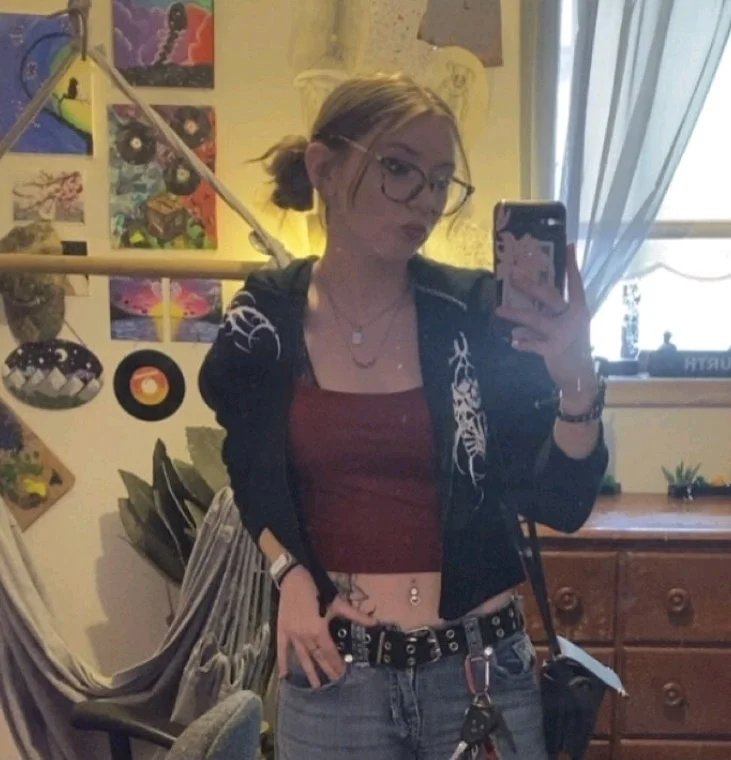 Juliana 18 image 8