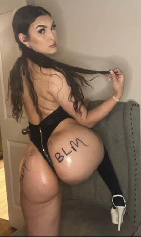 Girlfriend Snowbunny 🐰 image 2