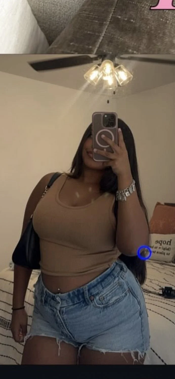 Sexy Latina image 4