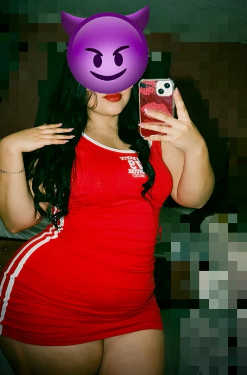 Mi prima se deja cojer image 15