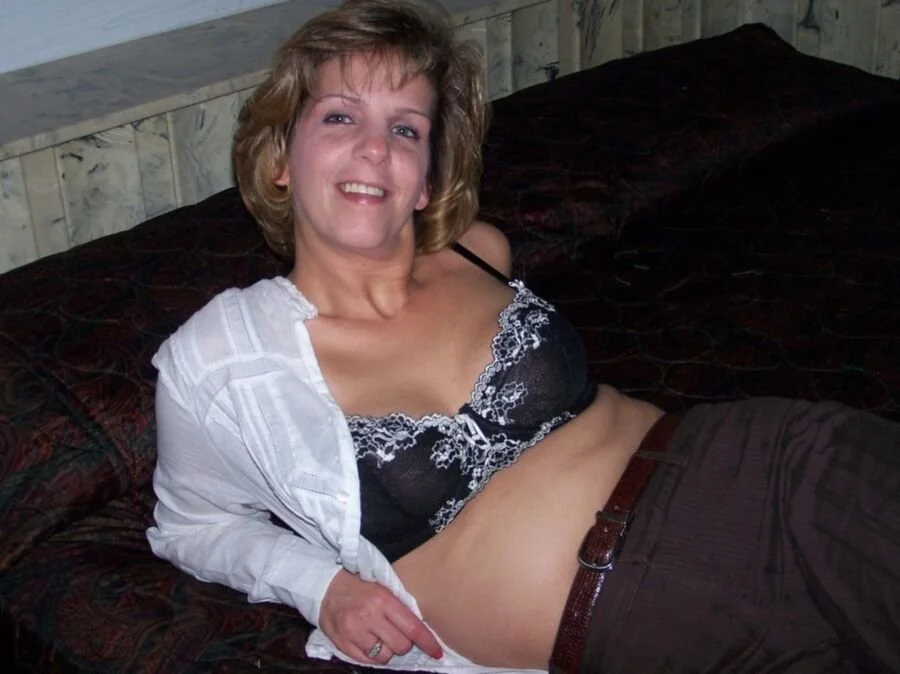 Cindy - One Horny Gilf. (pic3) image 4