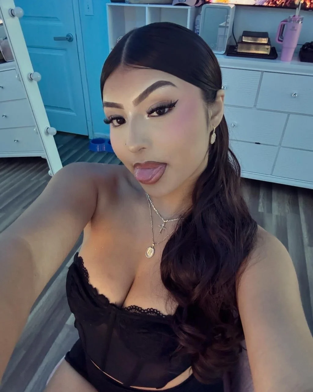 Album L image 4