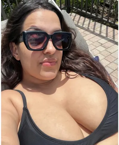 More of this sexy ass dwarf! God I want to fuck her already cover image