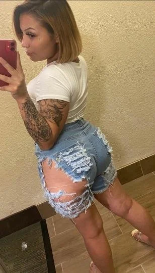 Red hair Texas latina escort image 18