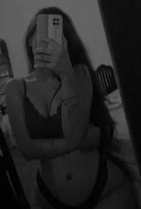Aporte, Sofía puta exhibida con un hermoso culo y bien zorra la muy puta image 4