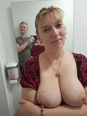 Milf Kitty 1 image 4