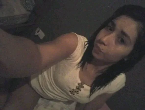 Puta de Facebook petiando como una puta image 1