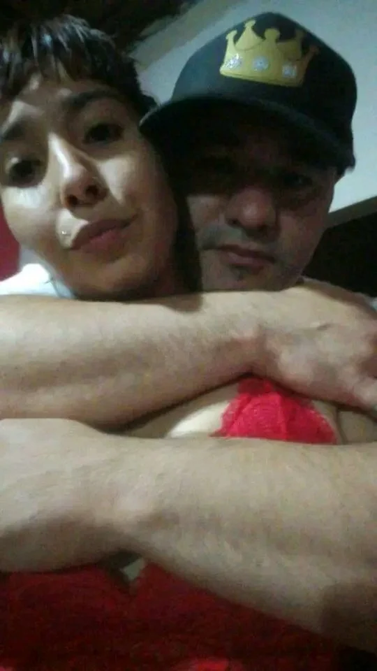 Puta de Facebook petiando como una puta image 10