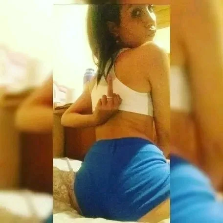 Puta de Facebook petiando como una puta image 13