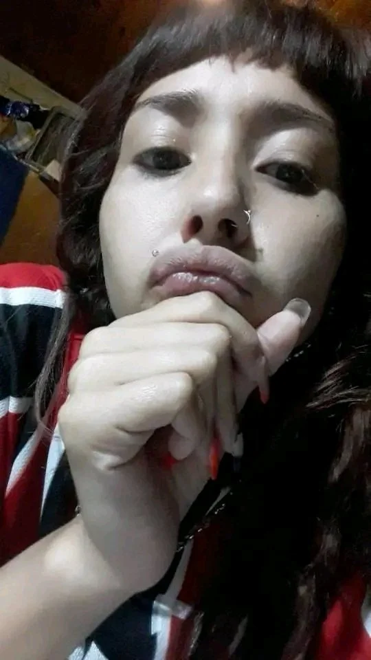 Puta de Facebook petiando como una puta image 8