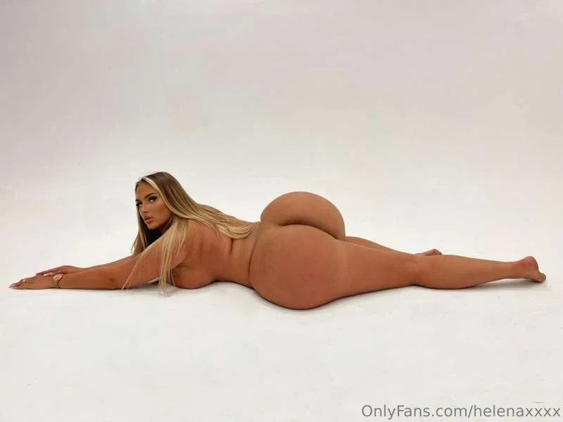 HELENA XXX image 9