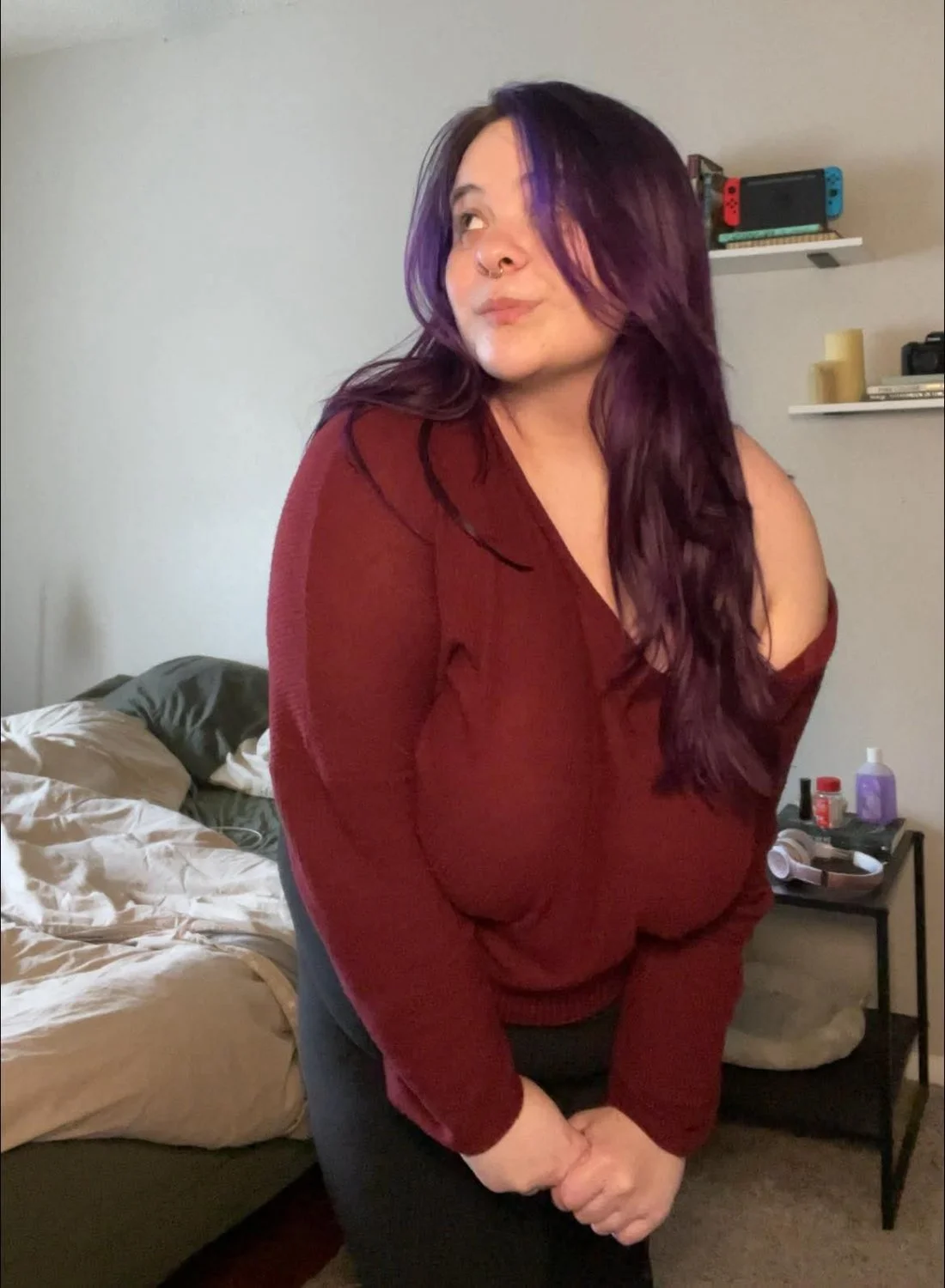 NON NUDE Facebook sluts main image