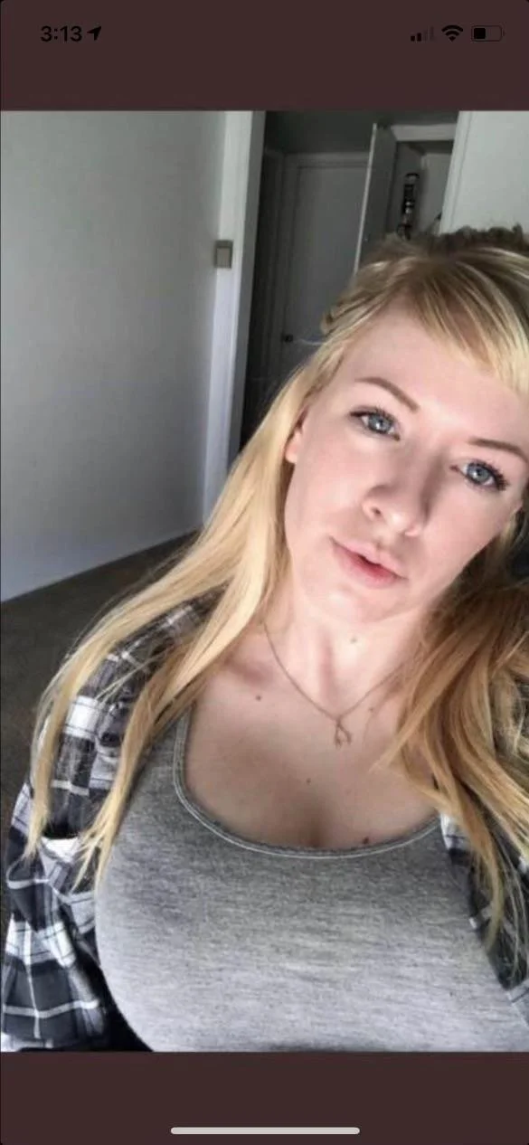 Ellen image 22