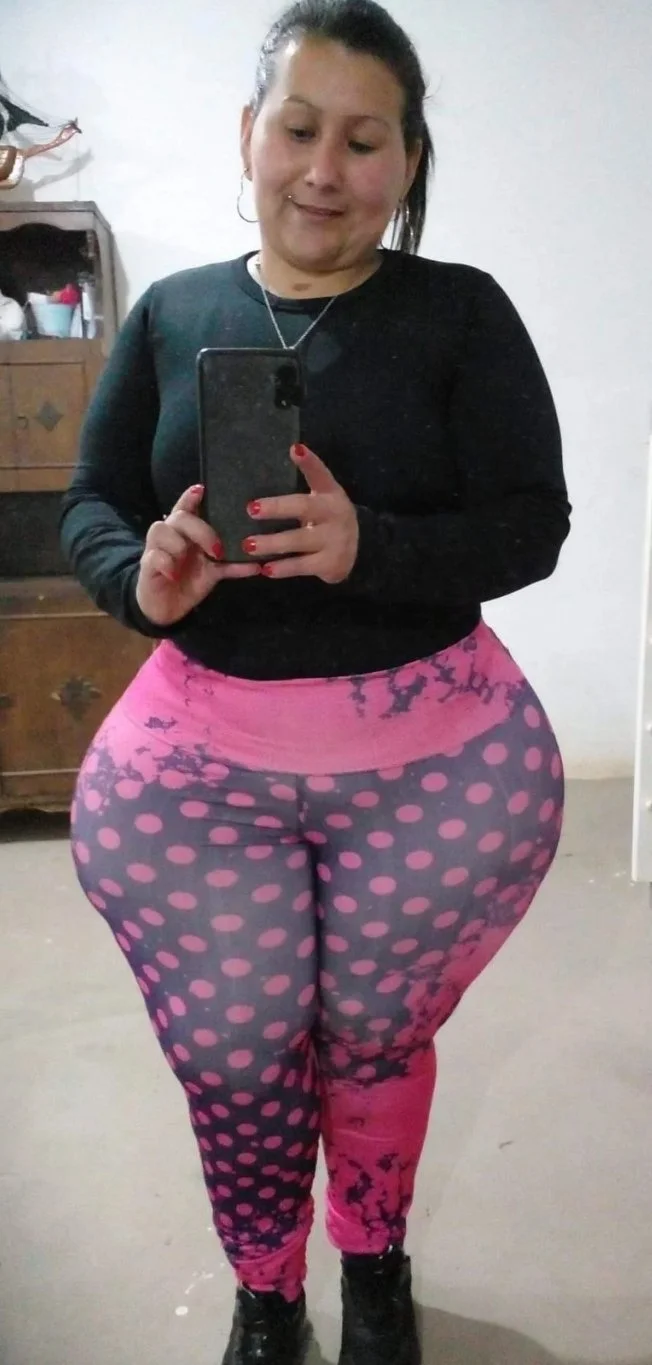 Milf argenta caderona de culo gordo main image