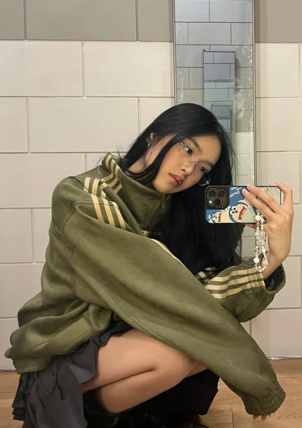 Innocent asian shows her beautiful pussy image 3