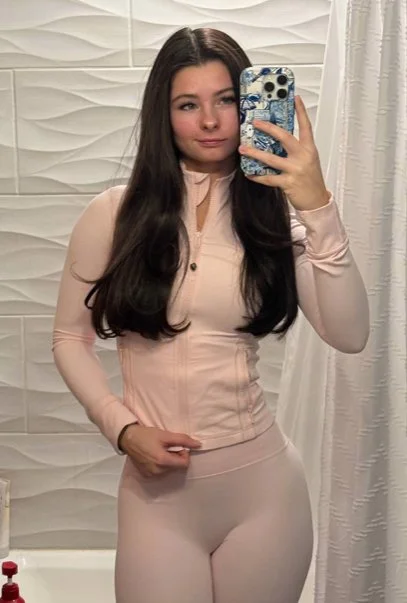 Tight College Athlete Sophie Herriot DM to Jerk image 14