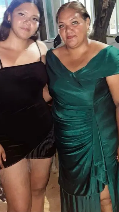 Par de zorras putas madre e hija Karen velez y Mari Vazquez cuenten morbo cuántas vergas aguantaran cover image